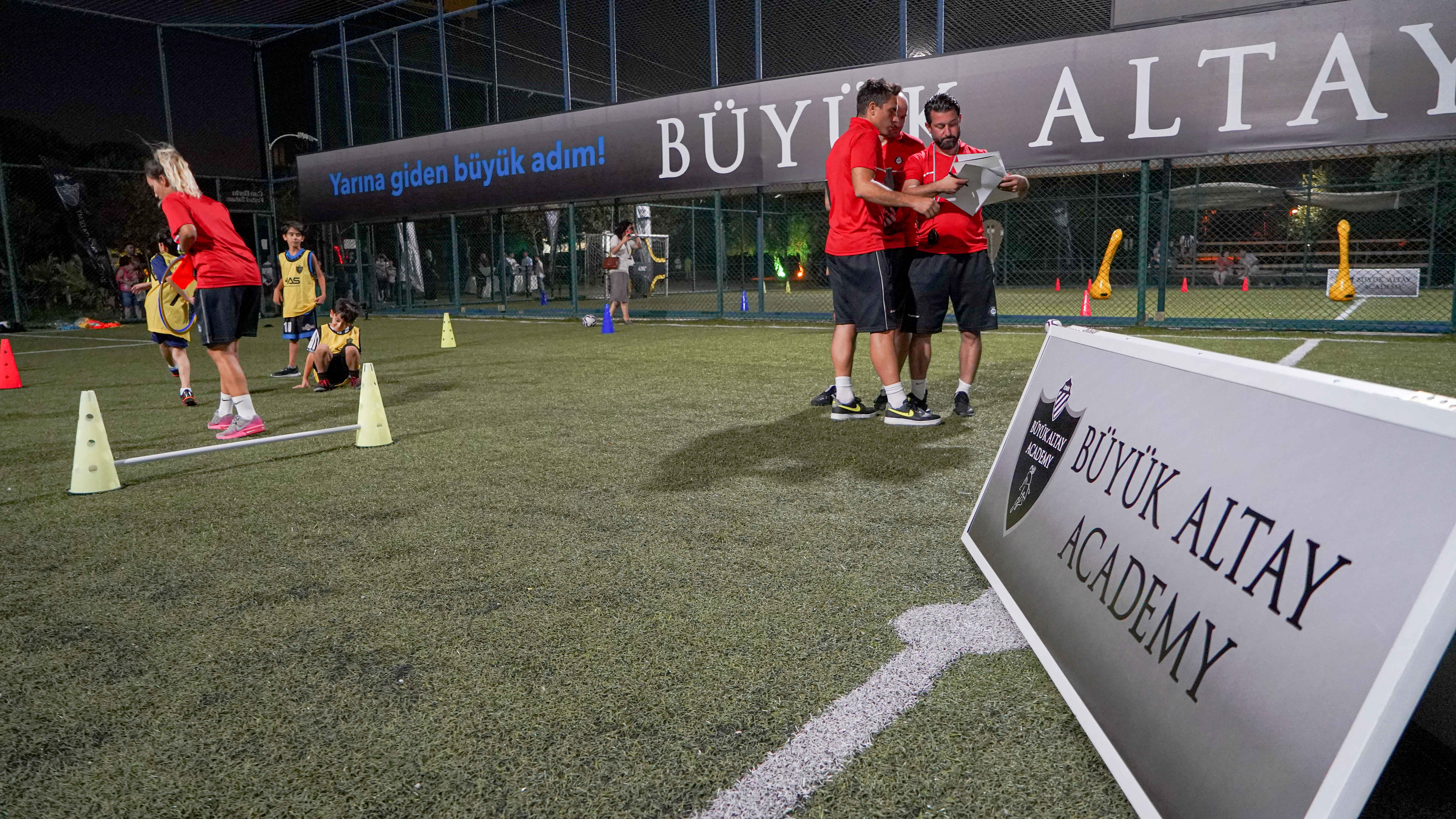 AÇILIŞ VE BURSLULUK SEÇMELERİ